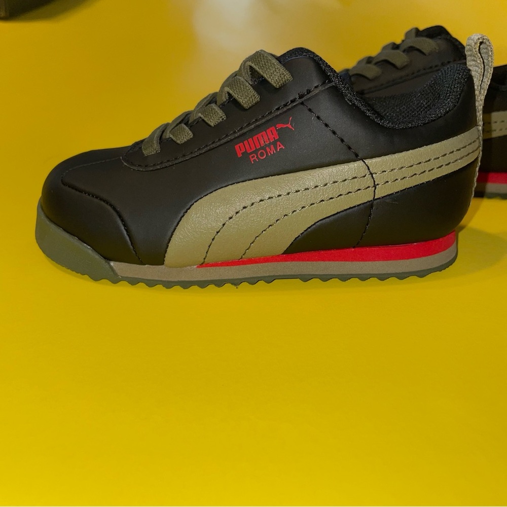 Puma Sneakers size 6C